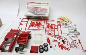 Monogram 1:24 '57 Chevy Hardtop Modellbausatz #2225 - Bild 1 von 12