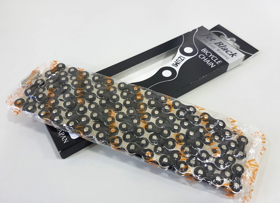 Велосипедная цепь IZUMI 1/2x1/8 116 л для легкого бега угольно-черная серебристая/золотистая - Изображение 1 из 1