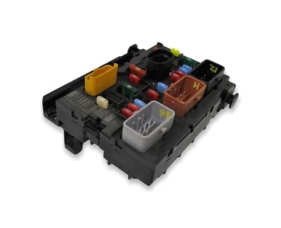 Peugeot Citroen BSM-L03-00 Hw: 01H Sw : 6E Fusible & Relé Caja 9664055480 Delphi - Image 1 of 4