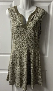 Jones New York Dress Womens Small Fit and Flare Tan White Geometric Pockets - Picture 1 of 9