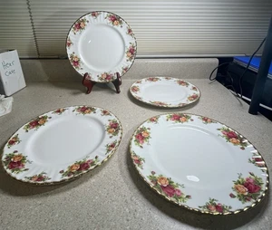 H873~ Royal Albert Old Country Roses Dinner Plates - Set of 4 - 10 5/8" - Picture 1 of 11