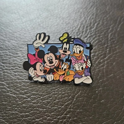 Pin Brosche Anstecker Disney Mickey Mouse Minnie Goofy Donald Pluto Daisy - Bild 1 von 2