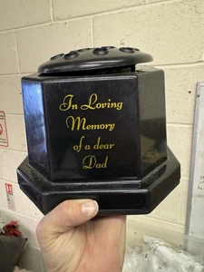 Grave Memorial Flower Pots Holder - In Loving Memory of a Dear Dad - Black - Picture 1 of 3