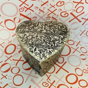 NWT Paysage HEART ❤️ Candle in Silver Tone Metal Patterned Box & Lid ~ Valentine - Picture 1 of 12