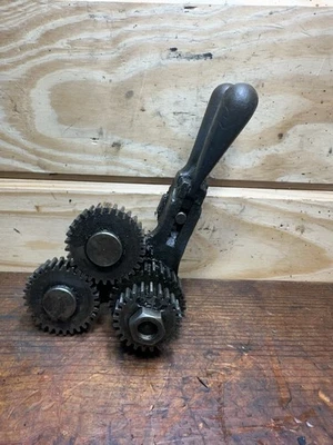 Torno Logan delantero reverso serie 200 vaso engranaje Foto 1 de 4