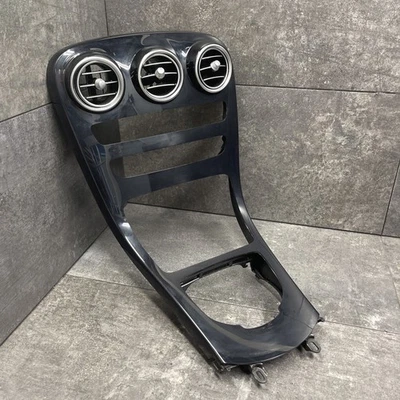 OEM 2015-2021 MERCEDES W205 C300 C43 NEGRO BRILLANTE CONSOLA CENTRAL EMBELLECEDOR BISEL Foto 1 de 4
