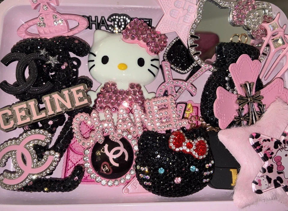 Estuche de basura hágalo usted mismo con dijes chatarra mezclados rosa y negro de 25 piezas. Foto 1 de 1