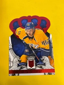 61624 2013-14 Crown Royale Rookie Royalty #208 Kevin Henderson PREDATORS #76/99 - Bild 1 von 3