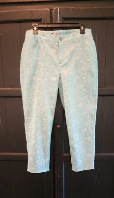 Pantalones capri Jennifer Lopez Aqua azul y blanco aspecto de encaje para mujer 8 usados usados en excelente estado Foto 1 de 4