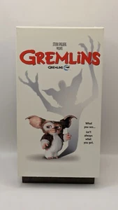 Gremlins VHS Tape 1999 Slipcover Horror Comedy Steven Spielberg Phoebe Cates NM - Imagen 1 de 3