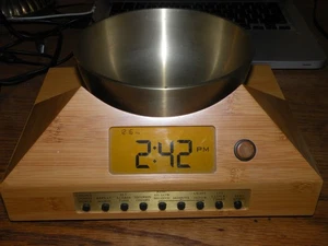 The Zen Timepiece Wecker Now & Zen Messingschale & Holzsockel 2005 Boulder Co - Bild 1 von 9