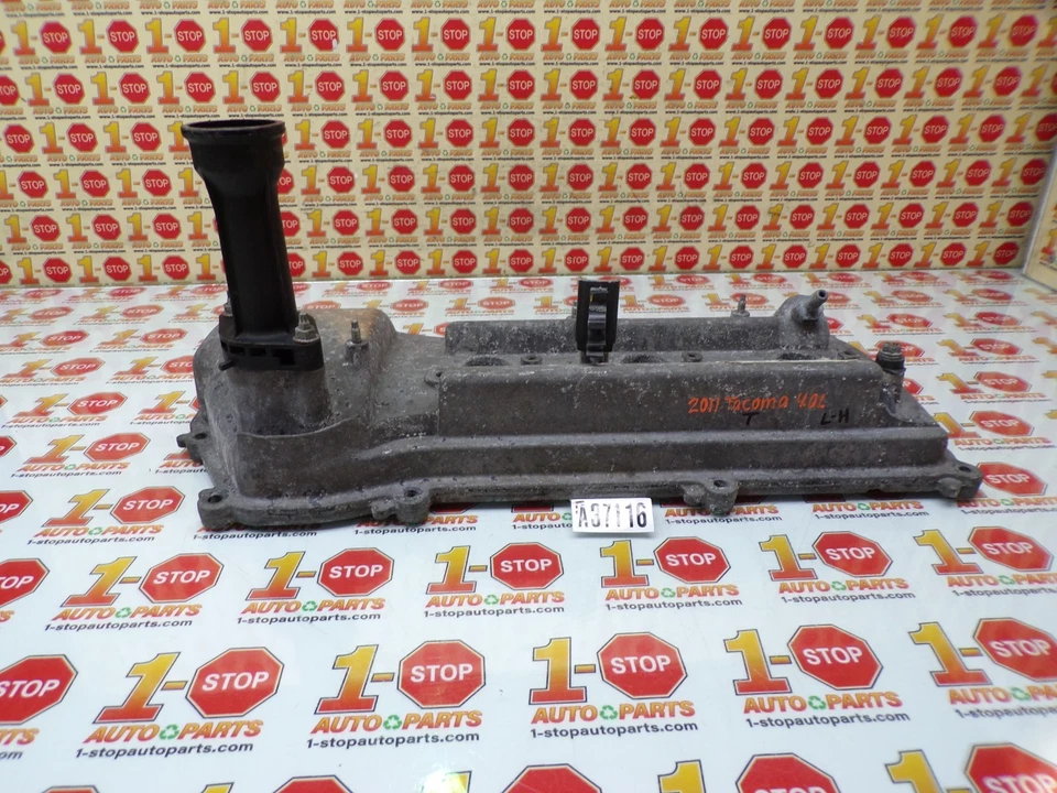 TOYOTA TACOMA 2005-2016 CUBIERTA VÁLVULA MOTOR IZQUIERDO 11202-AD010 OEM Foto 1 de 4