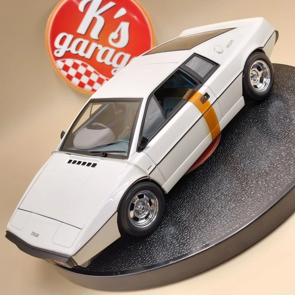 AUTOart 1/18 Lotus Esprit S1 type 79 white The Spy Who Loved Me 007 Bond 75300 - Image 1 of 4