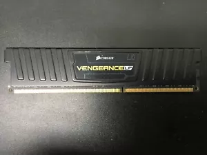 Corsair Vengeance LP 4GB DDR3 1300MHz RAM CML8GX3M2A1333C9 - Picture 1 of 2