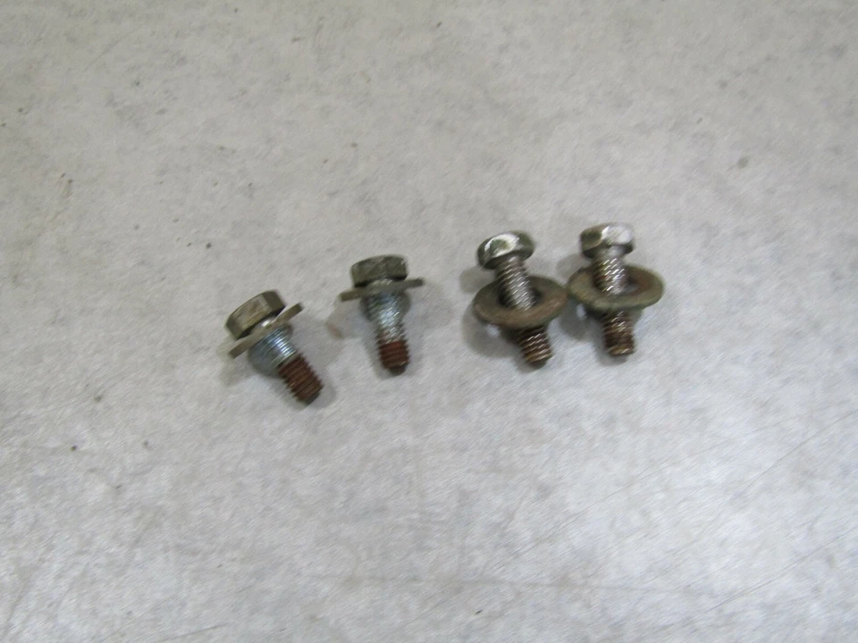 Yamaha BW200ET 1987 rueda grande guardabarros trasero pernos se adapta a 1987 BW200 Foto 1 de 1