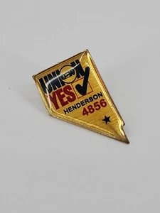 Pin político Union Pins USW Union Yes Henderson 4856 Union - Imagen 1 de 3