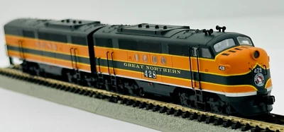 InterMountain N Scale FT A&B Unit LOCOMOTIVE SET - GREAT NORTHERN #69002 - Image 1 of 4