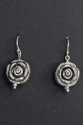 玫瑰芽小饰品耳环 925 纯银钩锡饰品 1 1/4 花 — 第 1/4 张图片