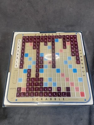 Vintage SCRABBLE Deluxe Edition Selchow & Righter TURNTABLE 1977 -Deep Red Tiles - Image 1 of 4