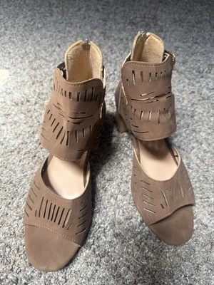 Womens Brown Sandals Size 8 Zipper open toe block heel - Image 1 of 4