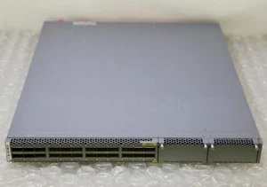 JUNIPER QFX5100-24Q-AFO - 24-Port 40G QSFP+ Front-to-Rear AirFlow Switch - Photo 1/3
