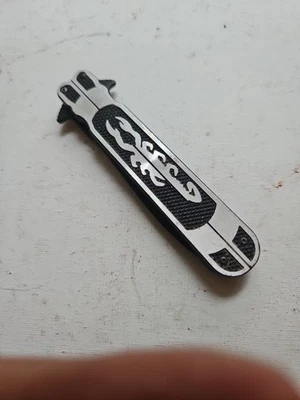 Faca dobrável com design de escorpião.  - Imagem 1 de 4