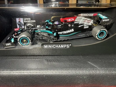 1/18 Minichamps - 2021 MERCEDES-AMG F1 W12 E #44 - LEWIS HAMILTON - BAHRAIN GP - Image 1 of 4