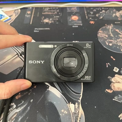 Sony DSC-W830 Cyber-Shot 20.1MP 8x zoom Digital Camera Black 95% New - Image 1 of 4