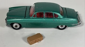 Juguetes Corgi Jaguar Mark X berlina verde metálico con equipaje - Imagen 1 de 9