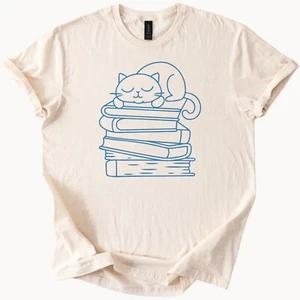 Kätzchen Nickerchen Buch Stapel TShirt süß Katze T-Shirt - Bild 1 von 7