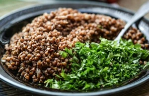 100 X BUCKWHEAT SEEDS-SURVIVAL FOOD-VEGAN & GLUTEN FREE-SUPER FOOD-CEREAL PLANTS - Picture 1 of 12