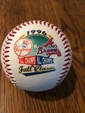 1996 WORLD SERIES Commemorative Ball   New York Yankees vs Atlanta Braves