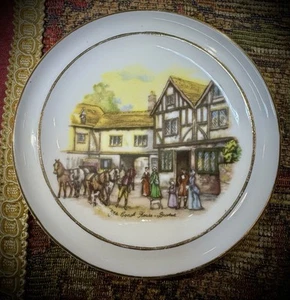 Royal Vale Longton England The Coach House 3 sottobicchiere/burro 7/8" Pat Bone China - Foto 1 di 2