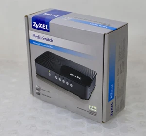 *NEW* ZYXEL GS-105I - 5-Port Desktop Gigabit Ethernet Media Switch - Picture 1 of 4
