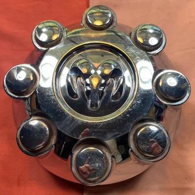 Tapacubos central OEM Dodge Ram Chrome 1500 2500 3500 Power Wagon 2003-2012 Foto 1 de 4