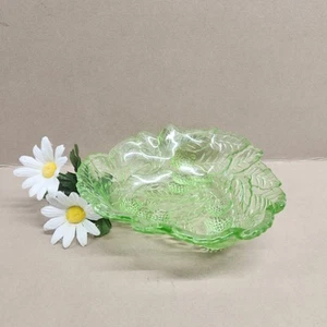 Vintage Estate 1940’s Urianium Indiana Glass Loganberry Dish Heart Glows 7.25” - Picture 1 of 10