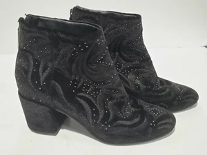  Dolce Vita Black Embroidered and embellished Velvet Boots Women's Size 6 - Picture 1 of 7