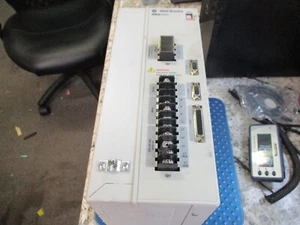 ALLEN BRADLEY ULTRA3000I SERVO DRIVE 2098-DSD-HV050X SER B 196466 - Imagen 1 de 7