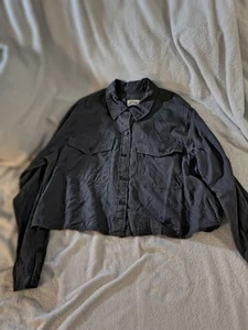 Universal Thread Dark Gray Size Large Long Sleeve Button Up Collared Cropped... - Picture 1 of 2