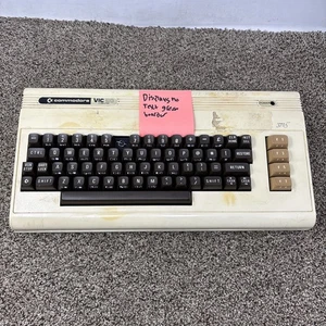 Commodore VIC 20 For Parts Or Repair READ - Picture 1 of 14