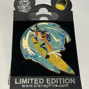 Disney Pin Trading Pin Goofy Surfing LE1000 LE 1000 New on Card MINT v21 - Picture 1 of 3