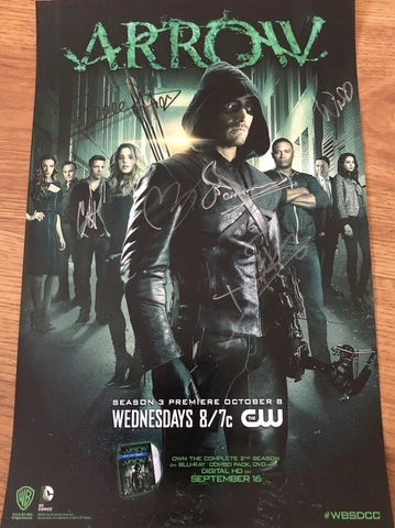 ARROW cast signed autographed 2014 SDCC poster Stephen Amell David Ramsey Haynes Cover