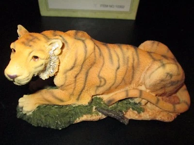 Estatuilla de tigre en reposo, 6" de largo, nueva en caja Foto 1 de 4