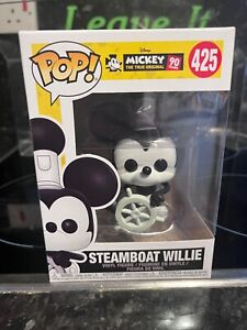 Funko Pop Vinyl Mickey 90 years Edition Steamboat Willie No 425 + Pop Protector