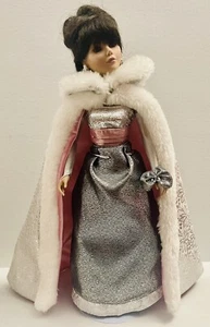 Bambola VINTAGE compagni di gioco giovane signora bellissimo vestito splendore invernale. 1996 come nuovo - Foto 1 di 9