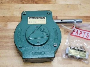 Dynatorque Valve Actuator 7D-33-2606, 4820-01-425-2865 - Picture 1 of 7