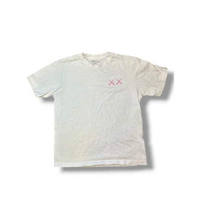 KAWS X UNIQLO UT MEN’S SHORT SLEEVE GRAPHIC WHITE T-SHIRT SIZE SMALL - Image 1 of 4