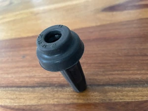 Peugeot Citroen AX C2 106 206 207 NEW GENUINE ignition coil insulator 596319 7C6 - Picture 1 of 5