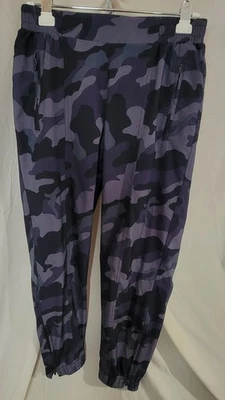 Pantalones Jogger Old Navy Para Mujer Medianos Activos StretchTech Negro Gris Camuflados  Foto 1 de 4