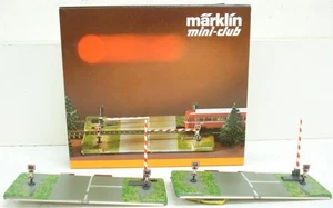Marklin 8992 Z Crossing Gate Set (Set of 2) - Picture 1 of 2
